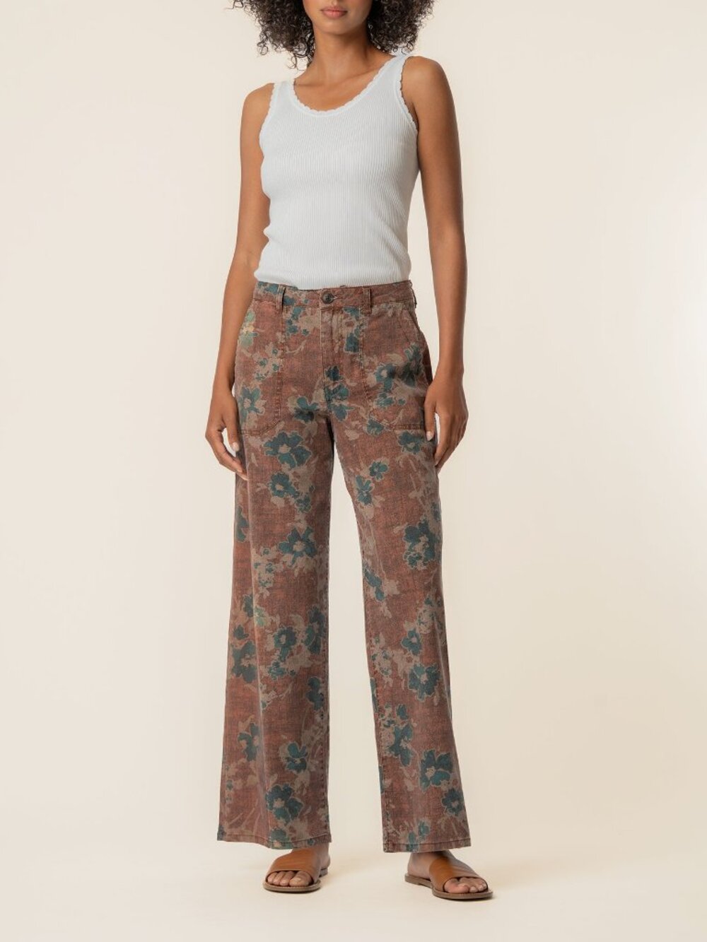 Kut from the Kloth Colette Linen High Waist Straight Leg, Exclusive in Brown/Tea